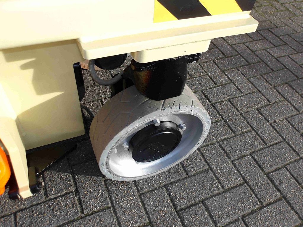 JLG 2032ES 8.10m Electric Scissor Lift 2017