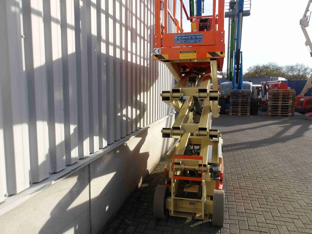 JLG 2032ES 8.10m Electric Scissor Lift 2017