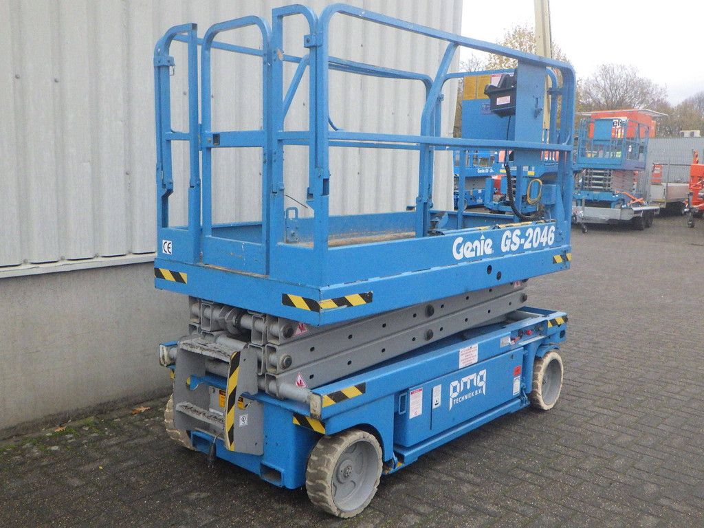 Genie GS-2046 Electric Scissor Lift 8.1m 2001