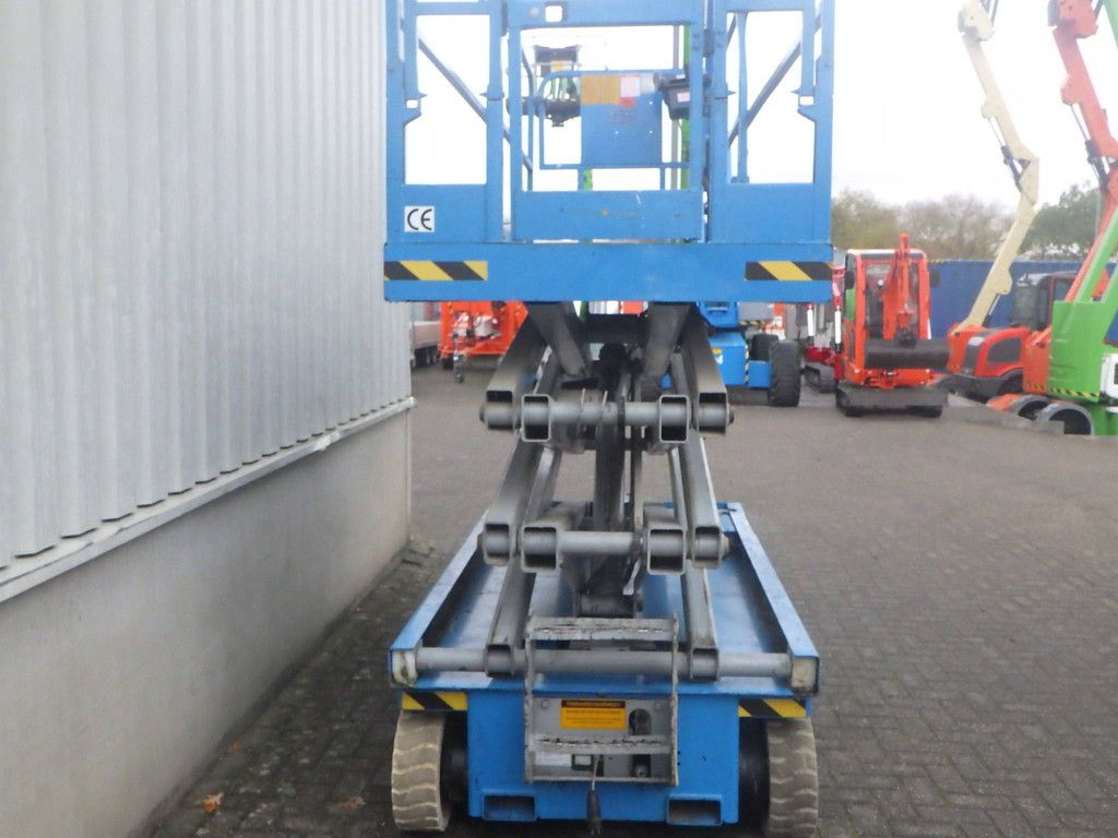 Genie GS-2046 Electric Scissor Lift 8.1m 2001