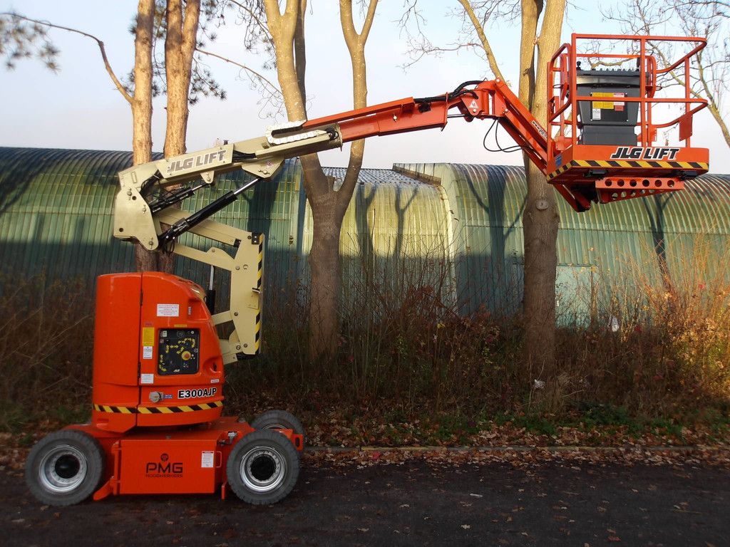 JLG E300AJP 11.19m Electric Articulated Boom Lift 2011