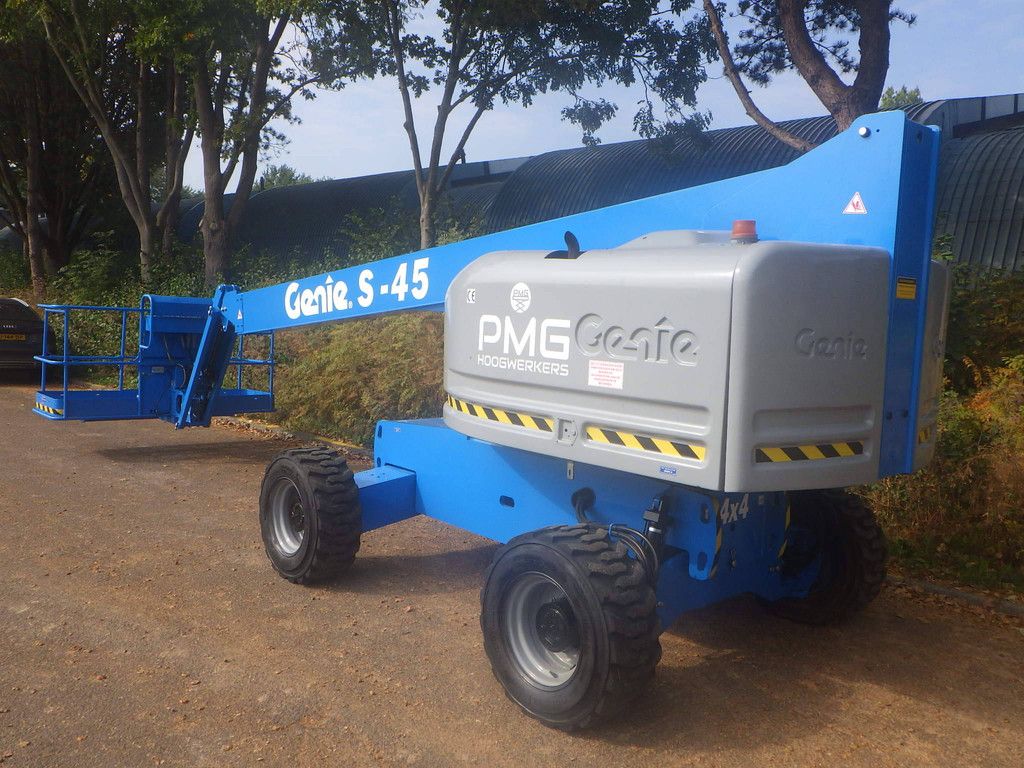 Genie S-45 Diesel 15.72m Telescopic Boom Lift Diesel 2014