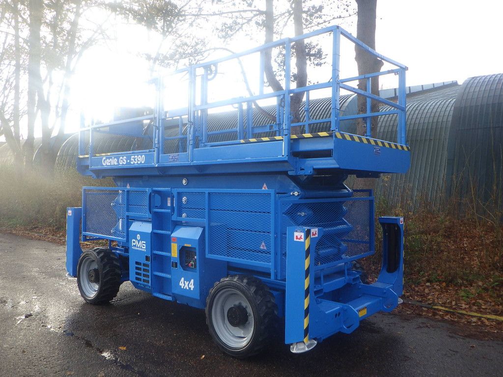 Scissor lift Genie GS-5390RT 18.15m Diesel 2011