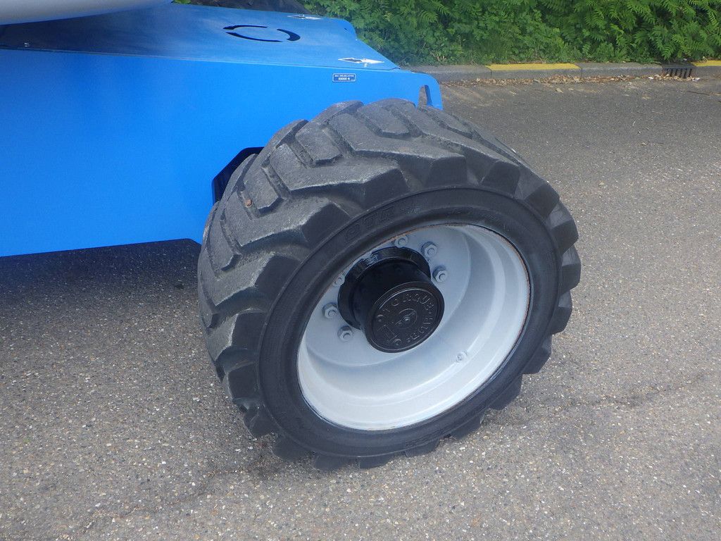 Genie Z-80/60 Diesel 25.77m Articulated Telescopic Boom Lift 2010