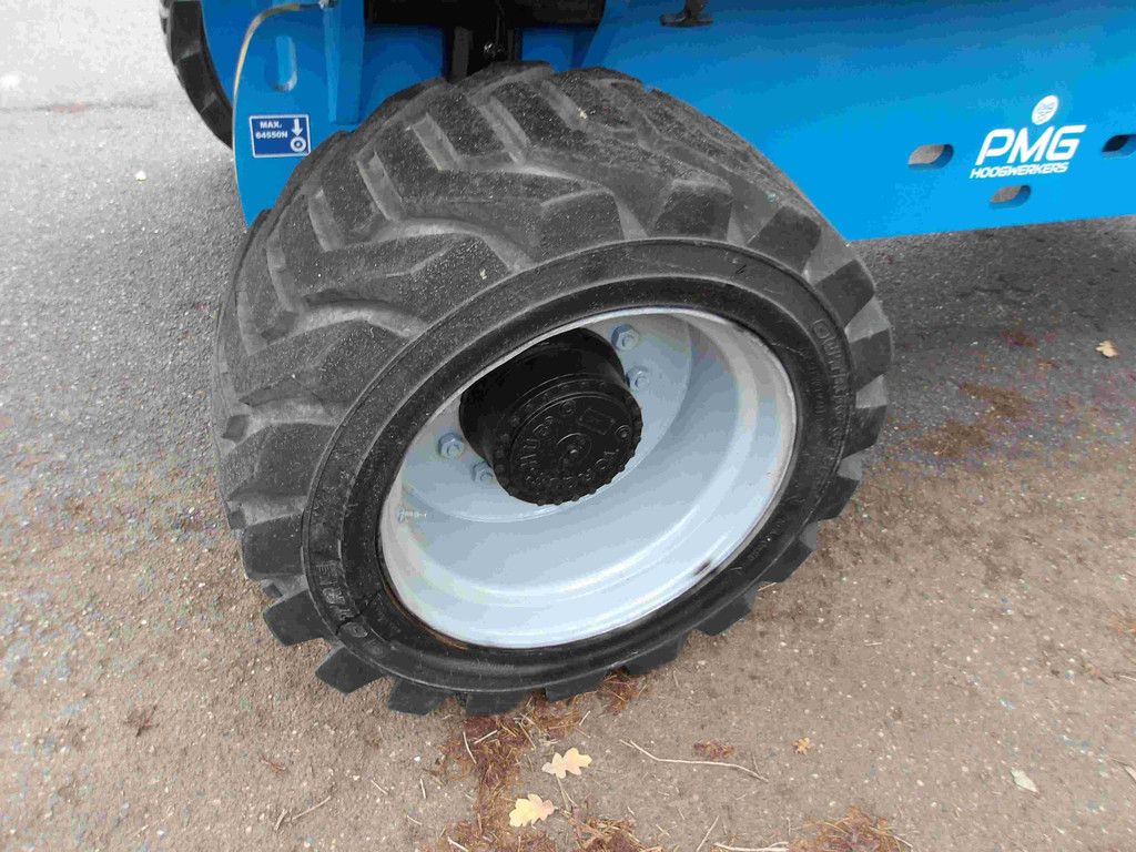 Telescopic boom lift Genie S85 27.91m Diesel 2013