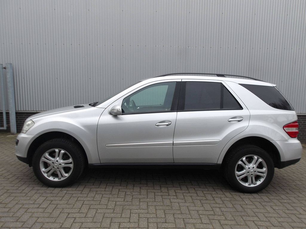 SUV Mercedes-Benz ML 350 Petrol 272hp 2005