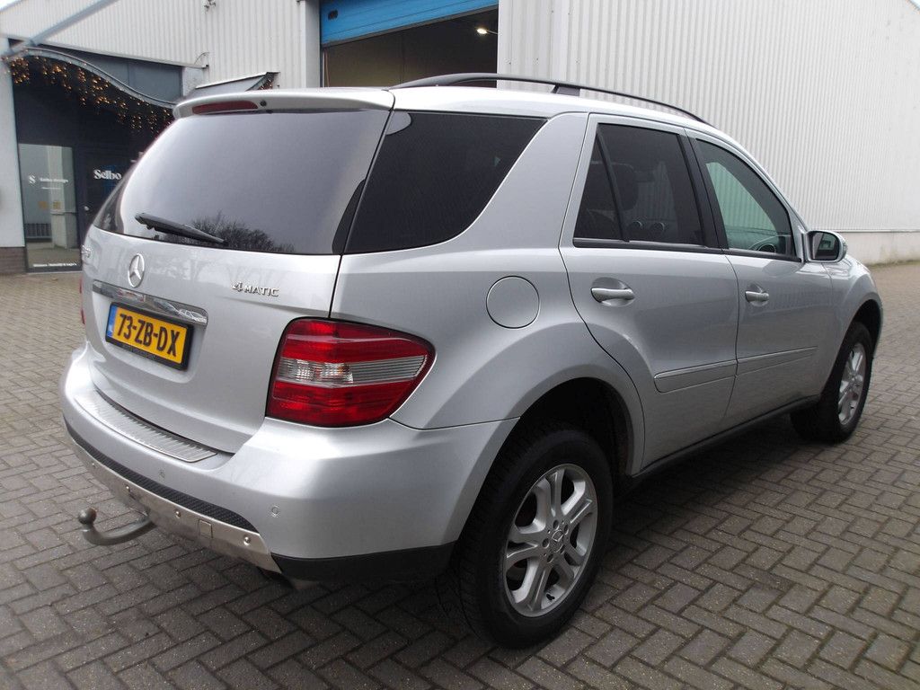 SUV Mercedes-Benz ML 350 Petrol 272hp 2005