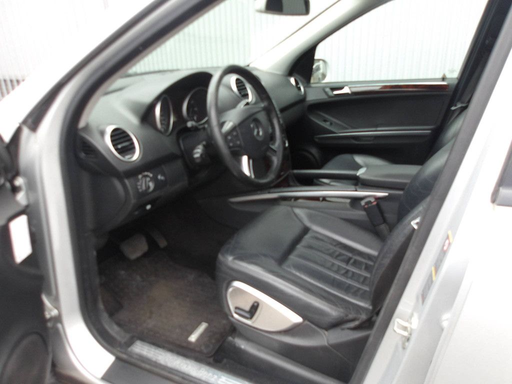 SUV Mercedes-Benz ML 350 Petrol 272hp 2005