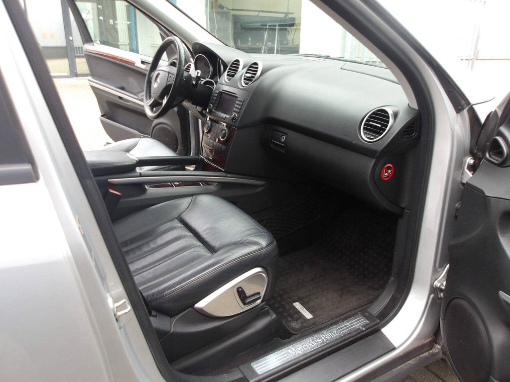 SUV Mercedes-Benz ML 350 Petrol 272hp 2005