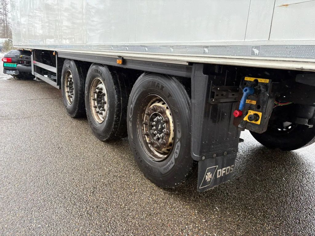 Schmitz Cargobull SCB*S3B Frigo 250B 265 Carrier Vector 1550