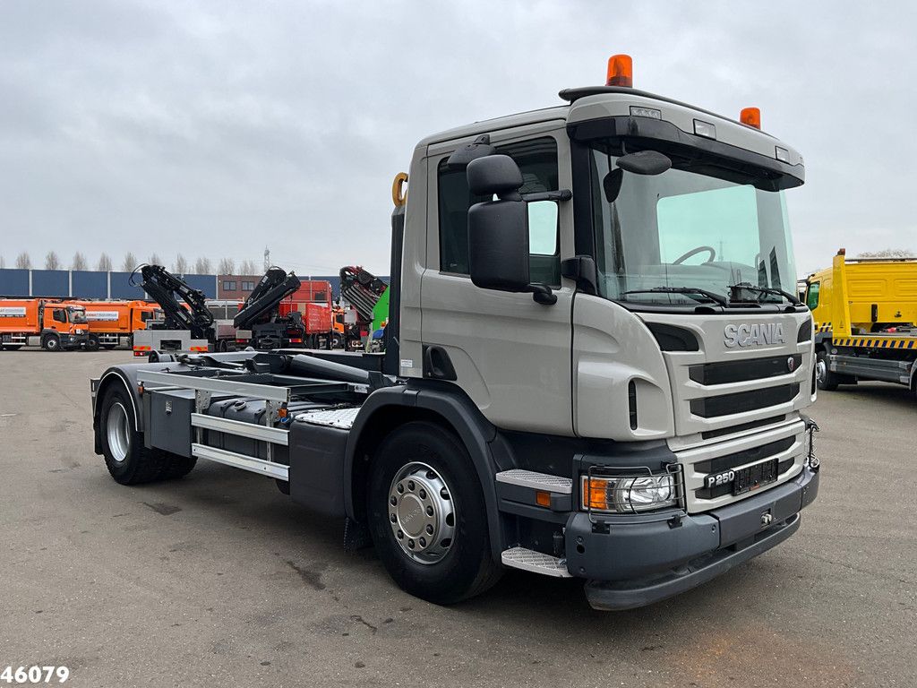 Scania P 250 Euro 6 14 Ton haakarmsysteem Just 73.854 km!