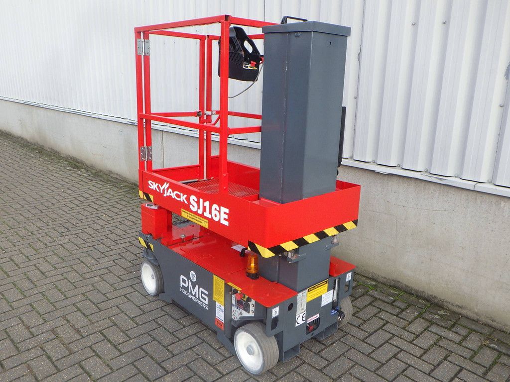 SkyJack SJ16E Electric Mast Lift 6.72m 2022