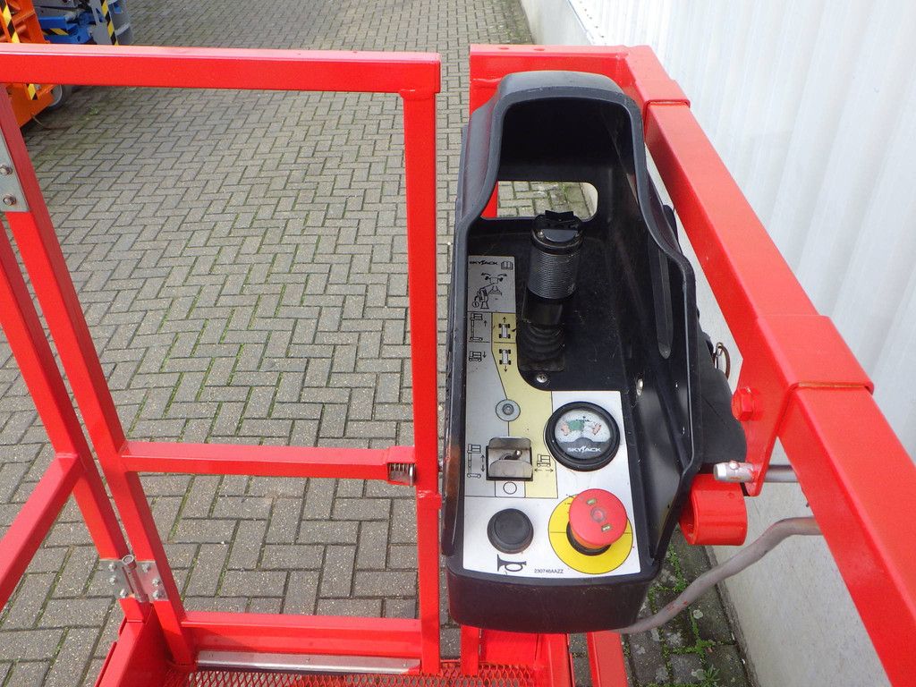SkyJack SJ16E Electric Mast Lift 6.72m 2022