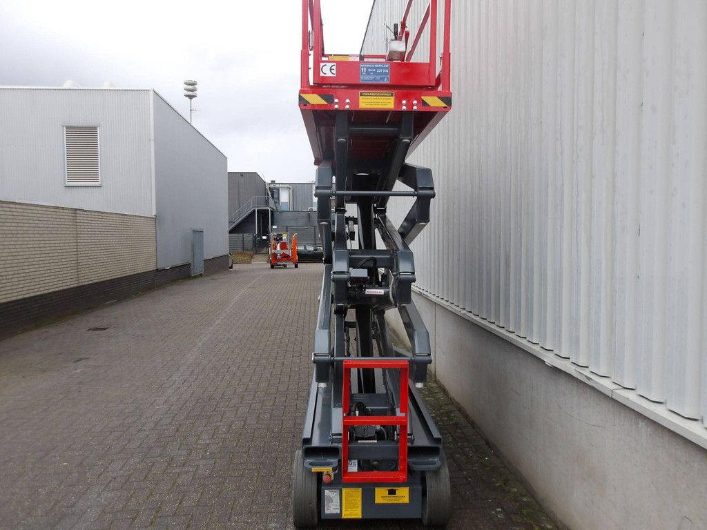 Scissor lift SkyJack SJ3226 9.92m Electric 2017