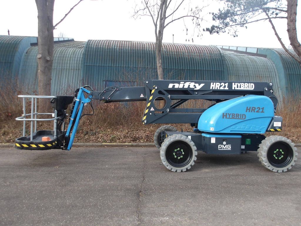 Nifty HR21HYB 20.80m Bi-energy articulated boom lift 2016