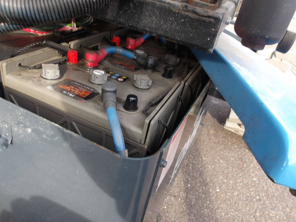 Nifty HR21HYB 20.80m Bi-energy articulated boom lift 2016