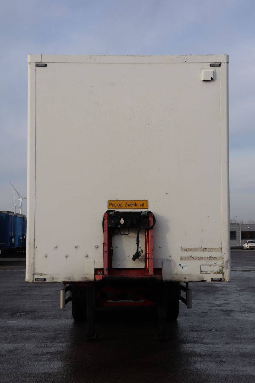Closed Semi-trailer Pacton B3-001 39000kg 2006