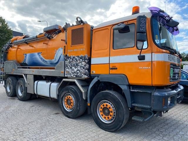 Vacuum truck MAN 41.464 Diesel 2002