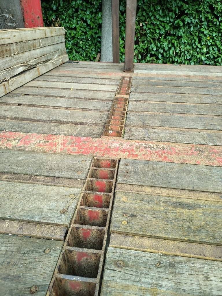 Pritschenanhänger ES-Ge 3-SAL-39-NA 2010