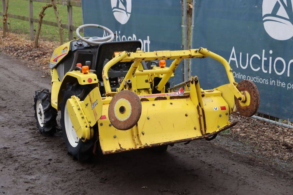 Kleintraktor Iseki TC13 Piccoro Diesel 13 PS mit Grubber