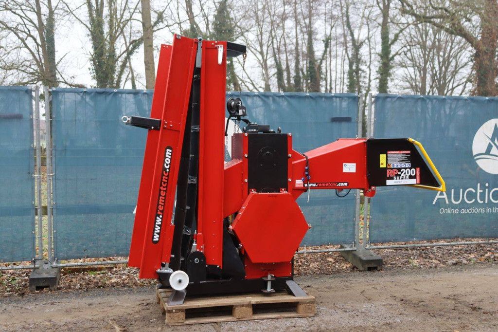 Remet CNC RP-200 SUPER Firewood Chopping Machine