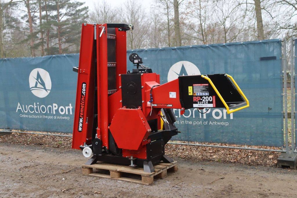 Remet CNC RP-200 SUPER Firewood Chopping Machine