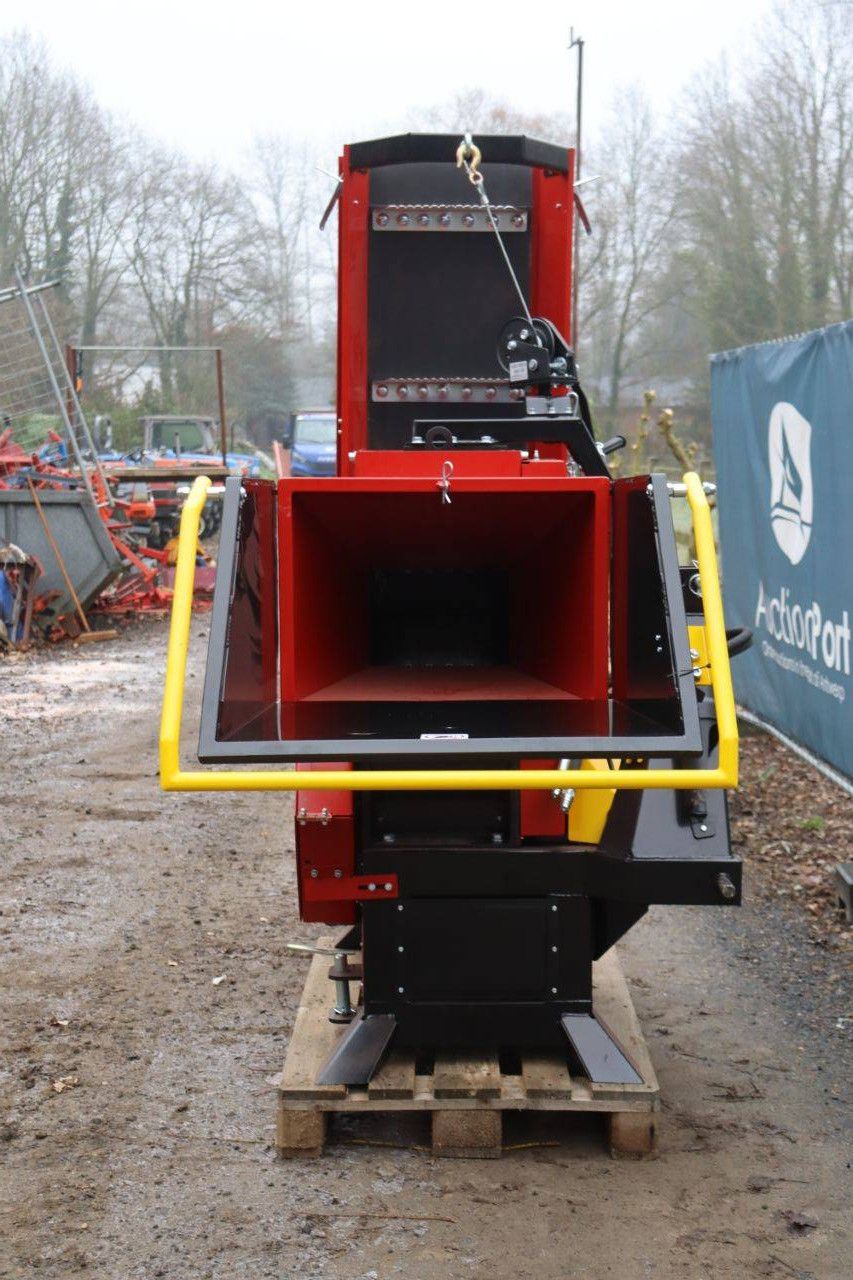 Remet CNC RP-200 SUPER Firewood Chopping Machine