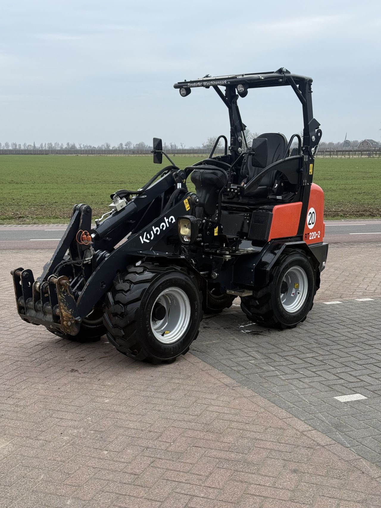 Kubota rt220-2 giant g2200 HD ( 570 uur )