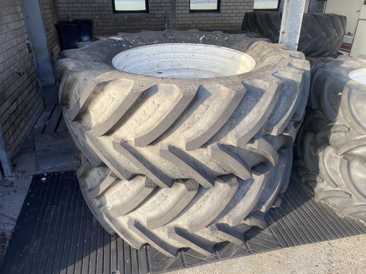 Set wielen banden velgen 650 65 r42 - 540 65 r30 new holland