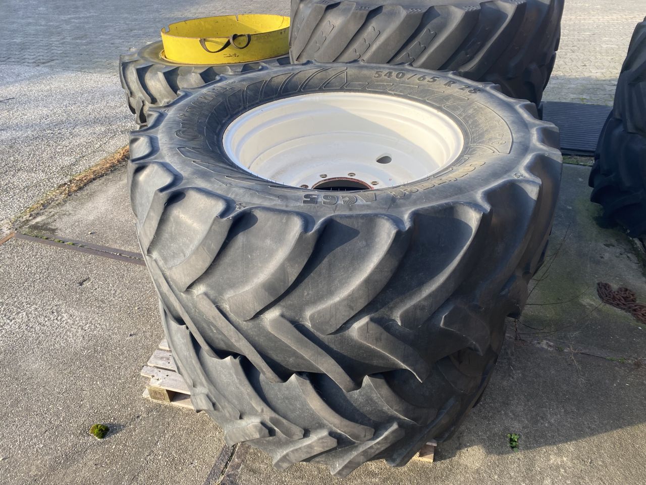 Div. Banden velgen 540 65 r28 - 710 75 r34 Ford Fendt