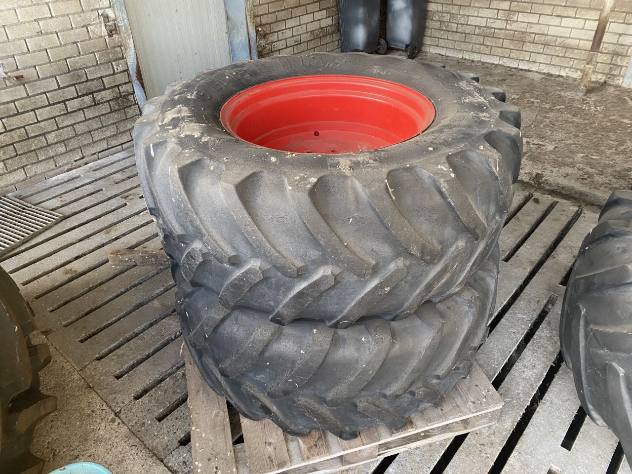 Div. Banden velgen 540 65 r28 - 710 75 r34 Ford Fendt