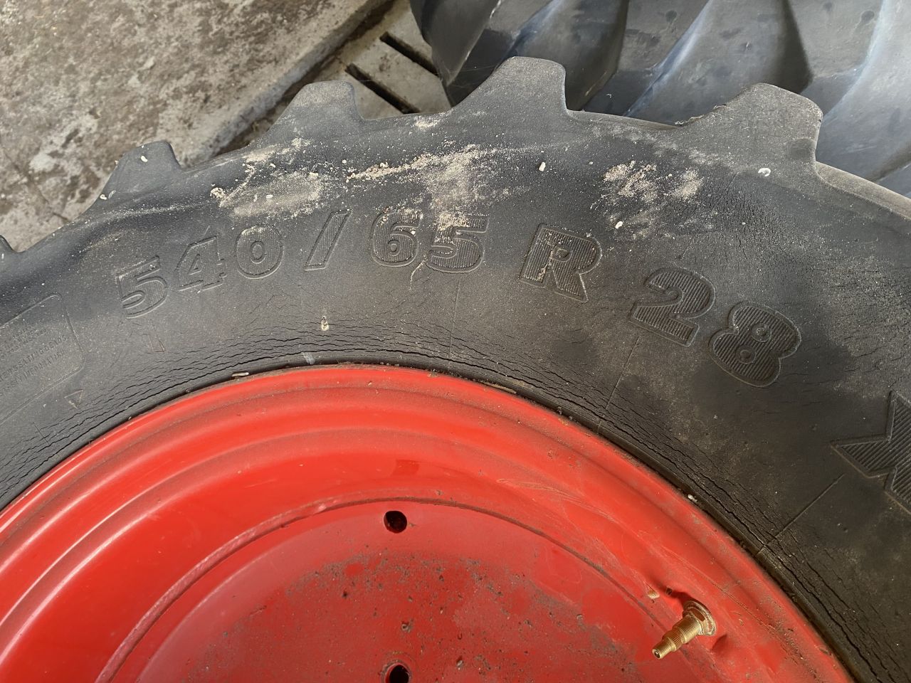 Div. Banden velgen 540 65 r28 - 710 75 r34 Ford Fendt