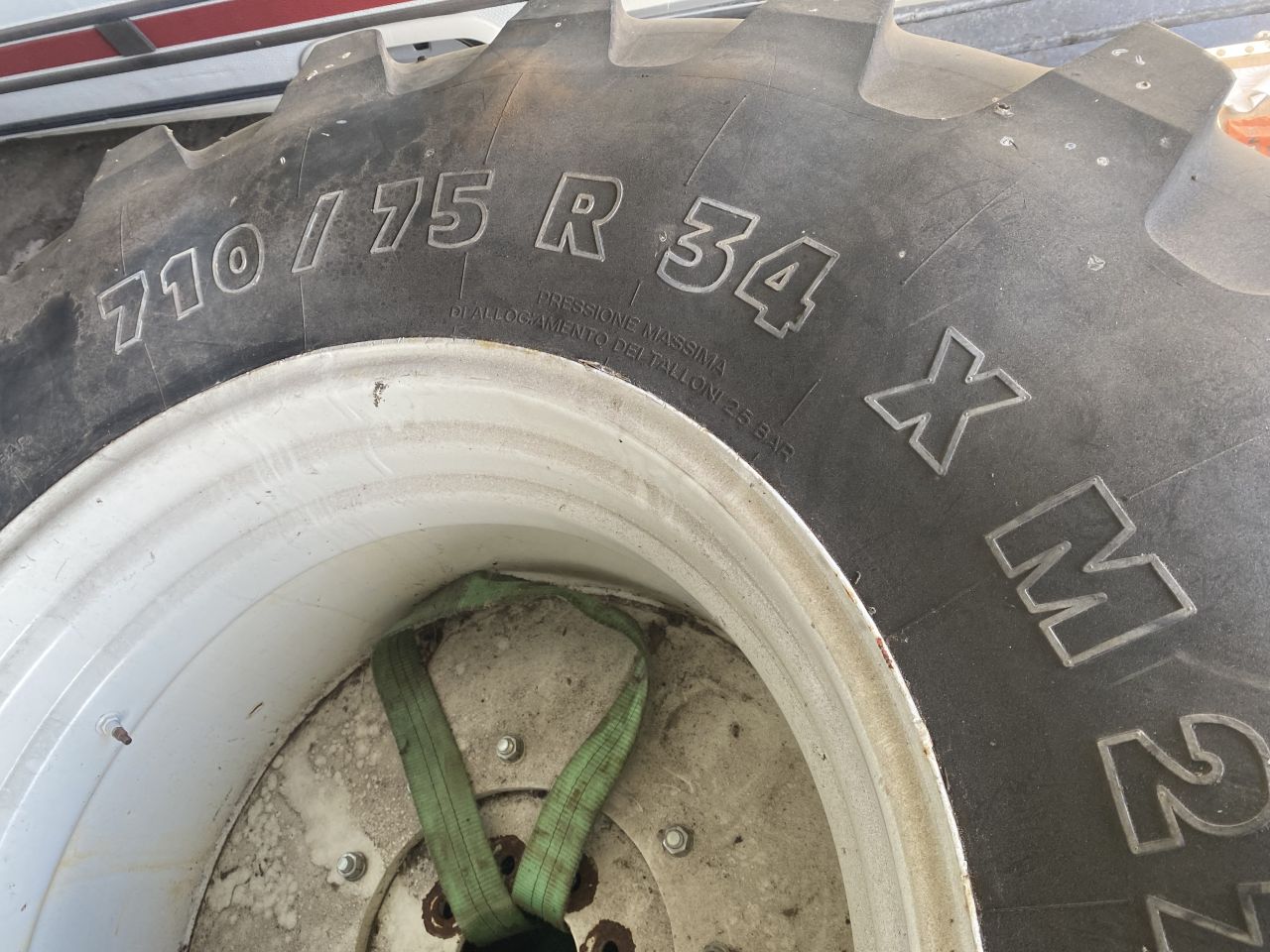 Div. Banden velgen 540 65 r28 - 710 75 r34 Ford Fendt