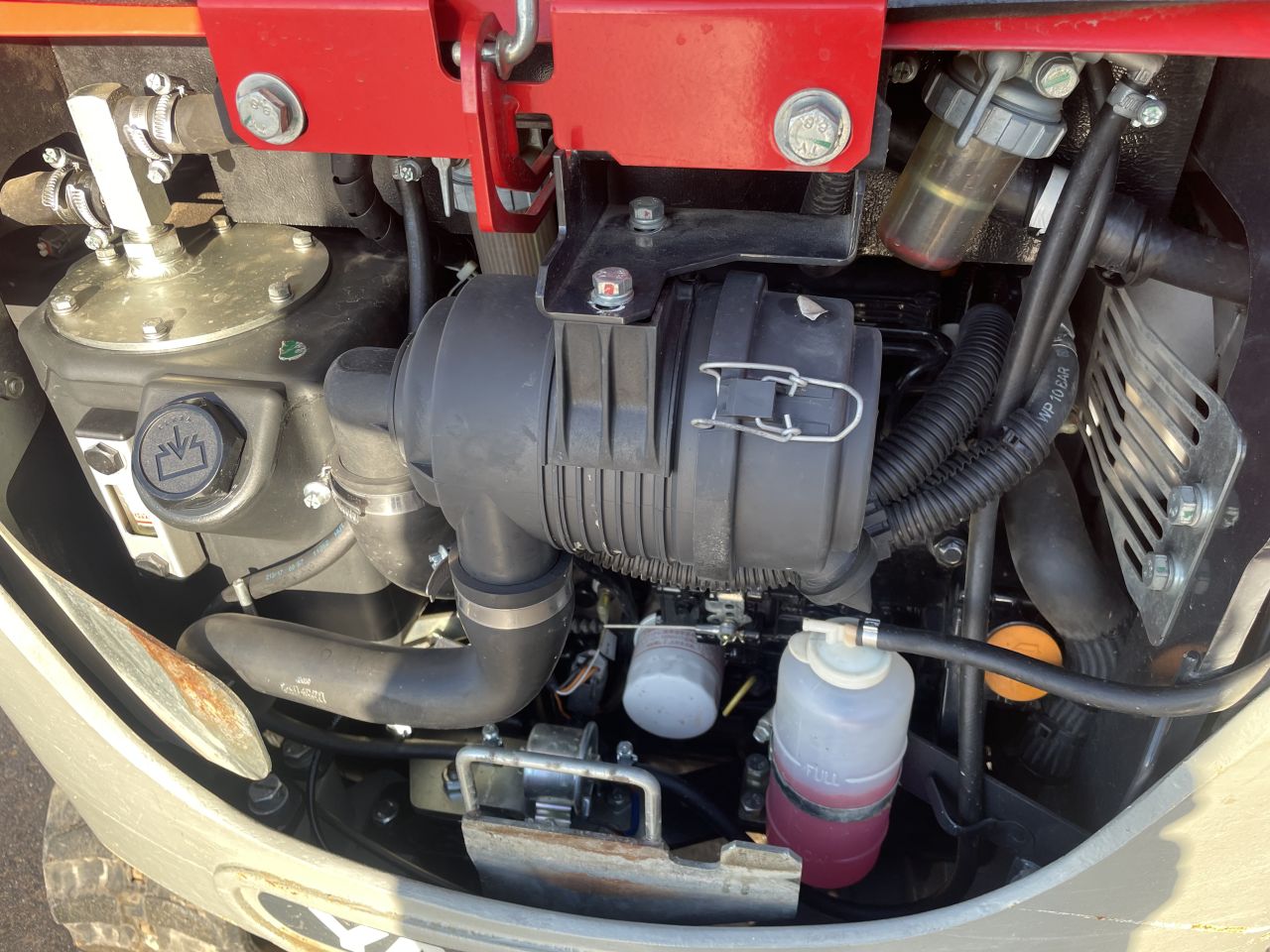 Yanmar SV16 minigraver met Hulco machinetransporter