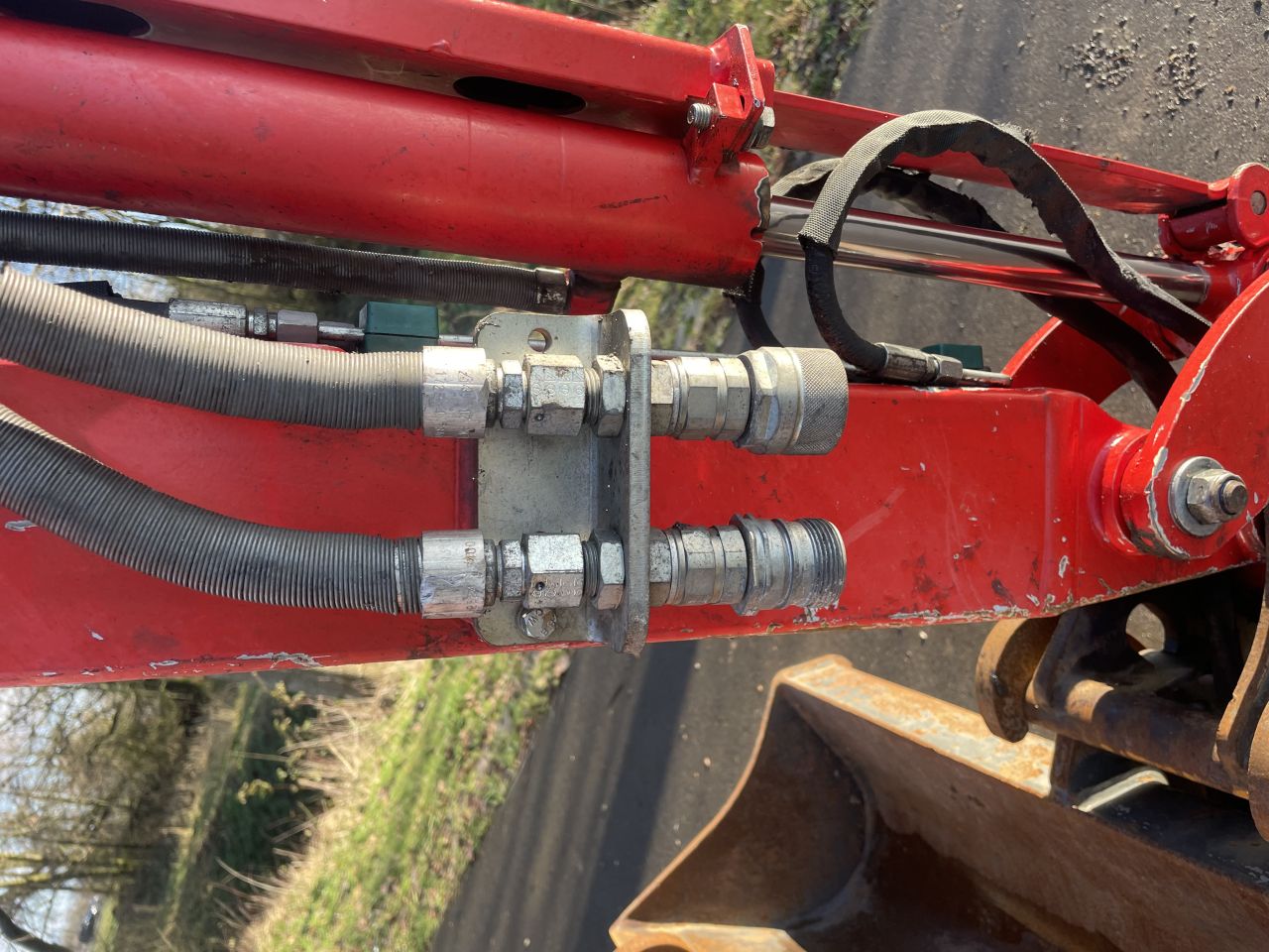 Yanmar SV16 minigraver met Hulco machinetransporter