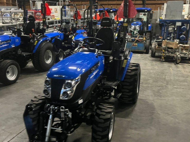 Solis H26 HST Industrihjul og Frontlift