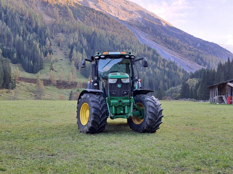 John Deere 6210R