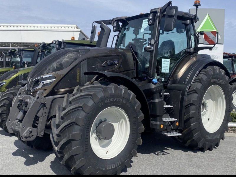 Valtra Q305