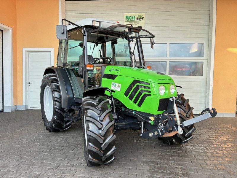 Deutz Agrlus 67 mit Fronthydraulik
