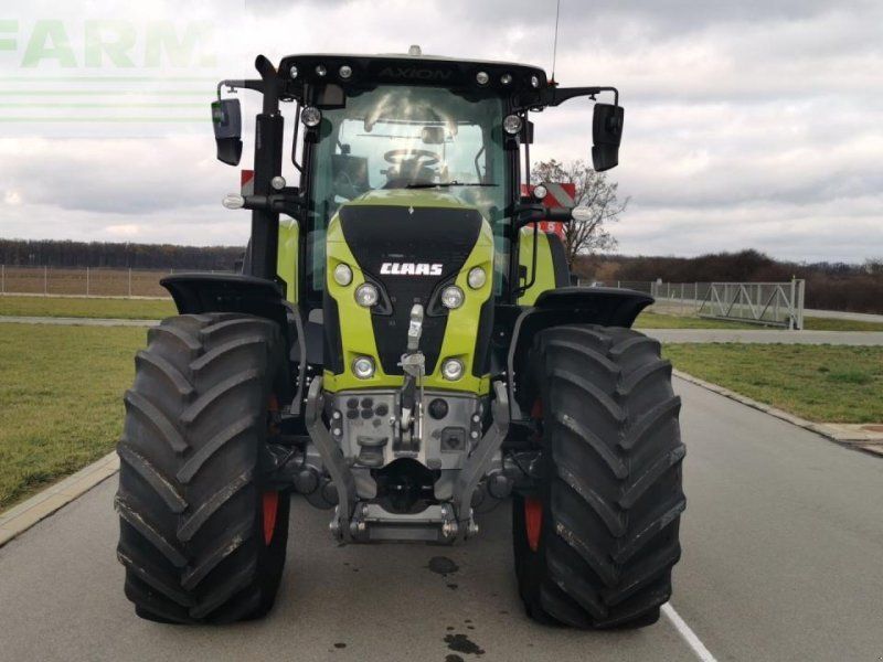 Claas AXION 830