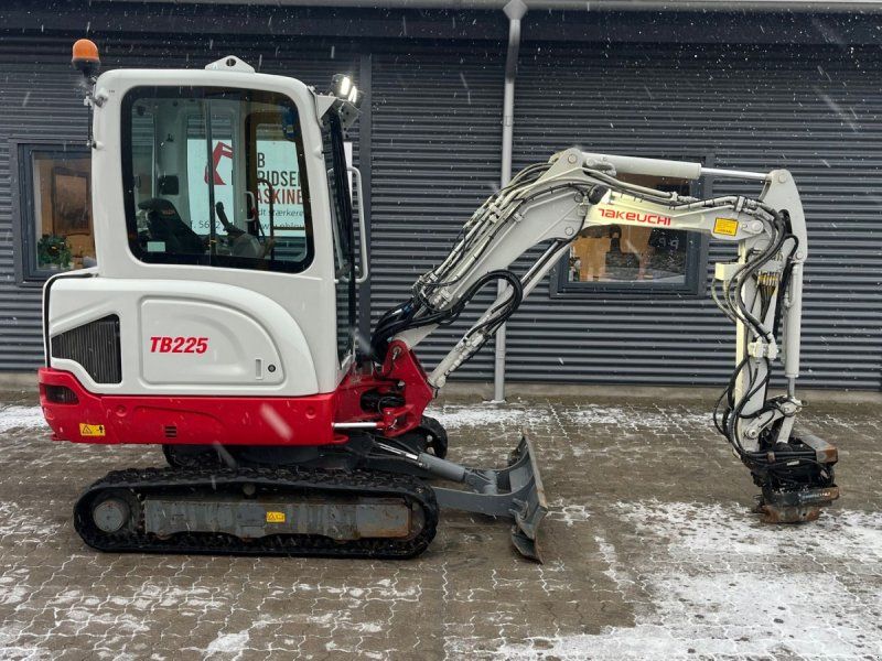 Takeuchi TB225 Rotortilt og centralsmørring