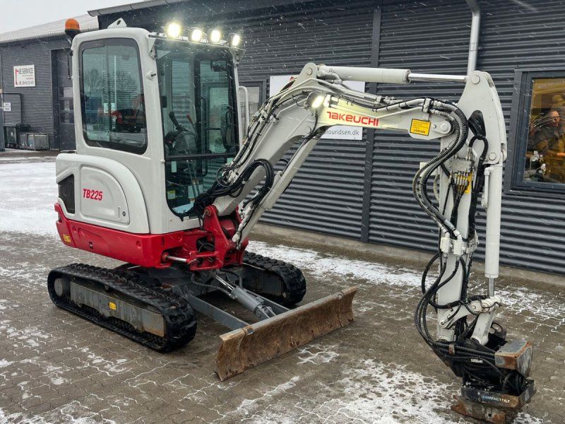 Takeuchi TB225 Rotortilt og centralsmørring