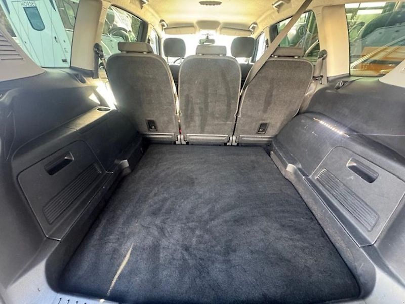 Ford S-Max Titanium PKW Familienauto AHK 8-fach bereift