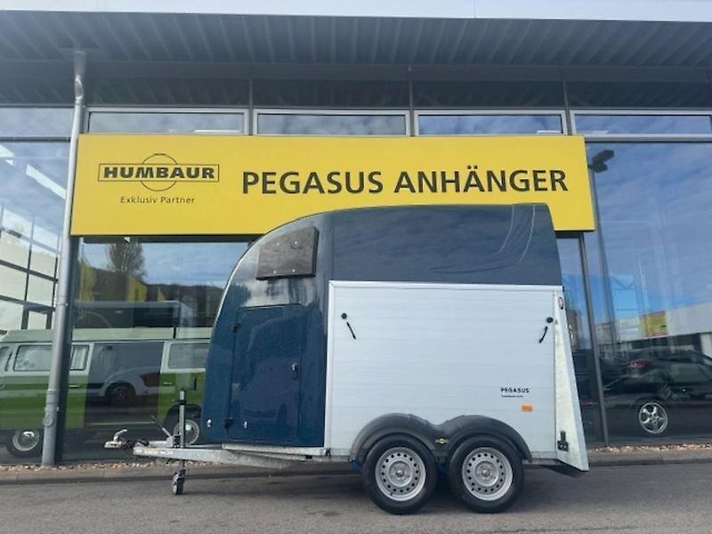 Humbaur Pegasus 2400 Pferde Alu 1.Hand Sattelkammer