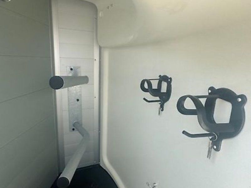 Humbaur Equitos Alu Plus 2-Pferde Alu Sattelkammer 2t Neu