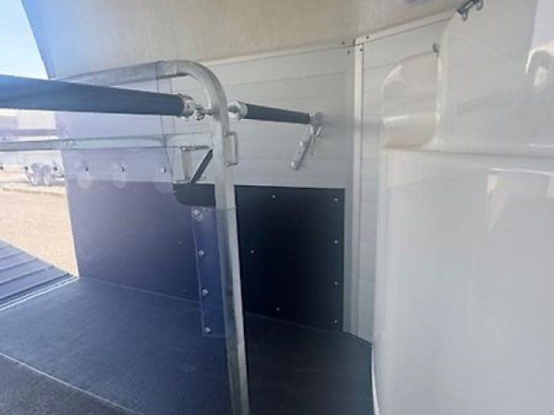 Humbaur Equitos Alu Plus 2-Pferde Alu Sattelkammer 2t Neu