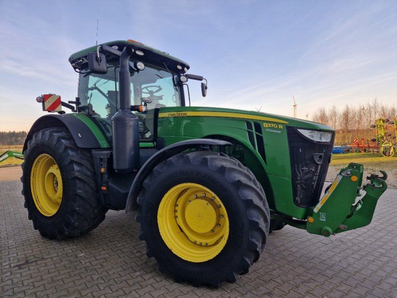 John Deere 8370R