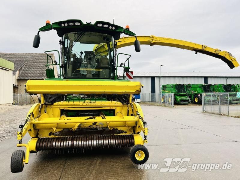 John Deere 8400