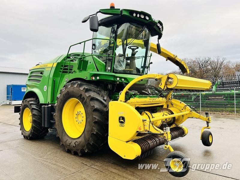 John Deere 8400