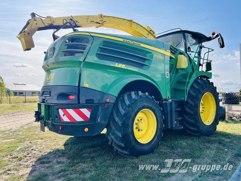John Deere 8300